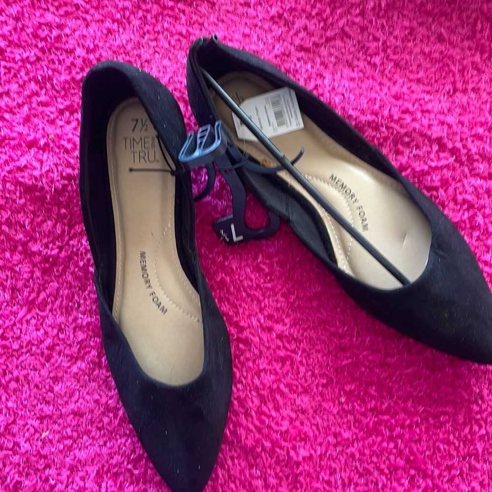 Women’s black ballet flat shoes